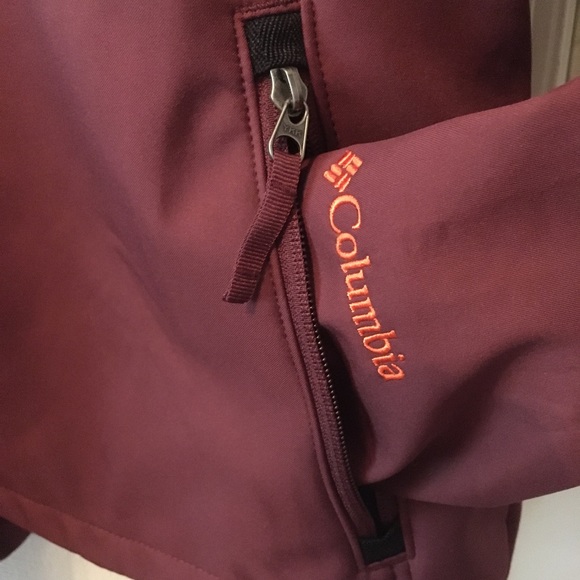 “Virginia Tech” Men’s COLUMBIA collar fullzip Medium jacket. EUC. High quality. - Picture 4 of 6